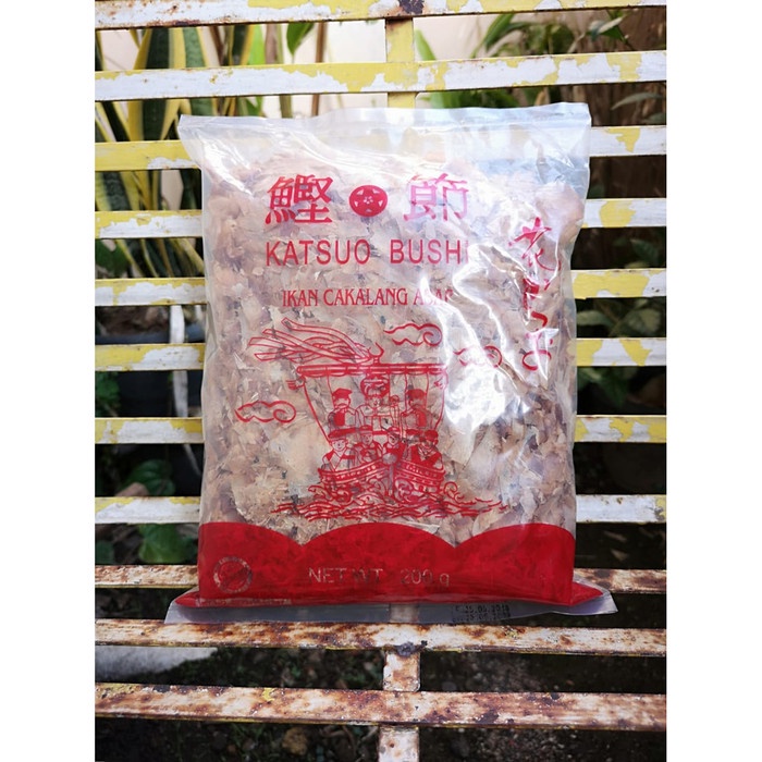 

Ikan Asap - Katsuobushi 200 Gram Lokal Halus Ikan Cakalang Asap Serut Takoyaki
