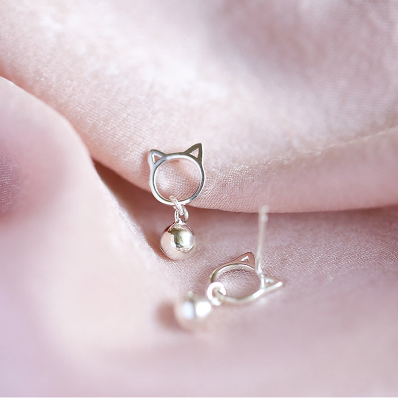 Anting Stud Desain Hewan Kucing Warna Silver Untuk Wanita