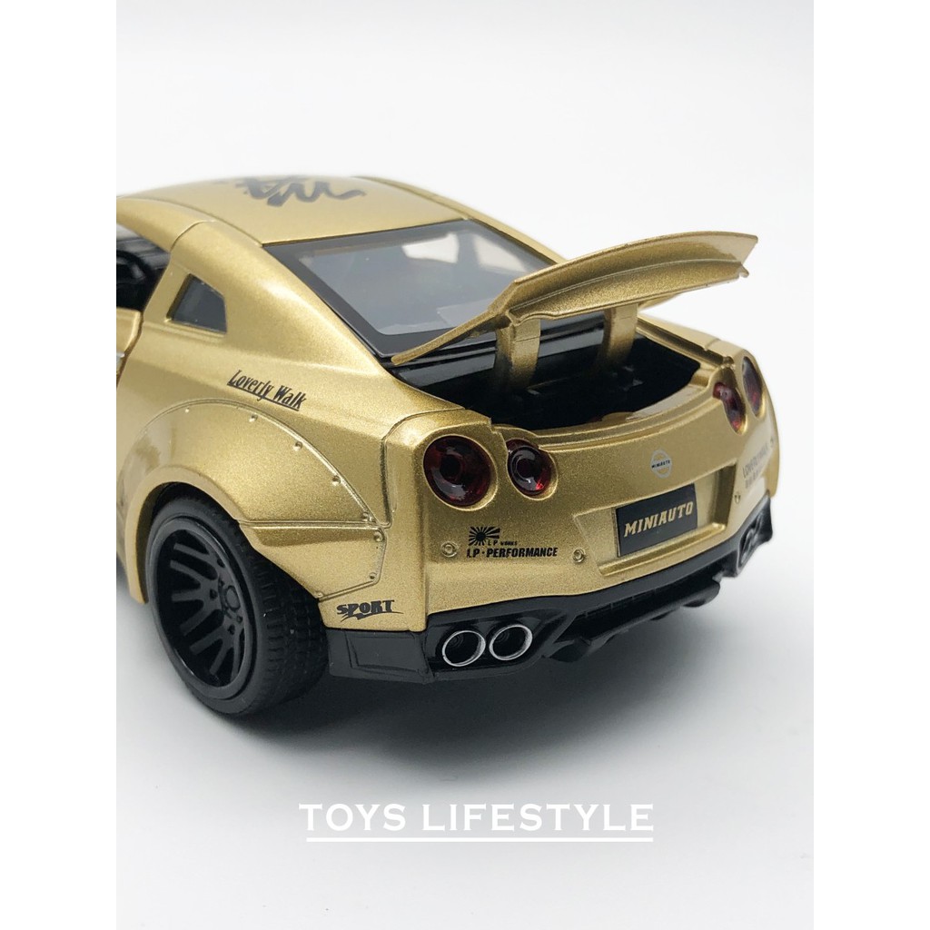 Miniauto Diecast - Nissan GT-R R35 (Emas)