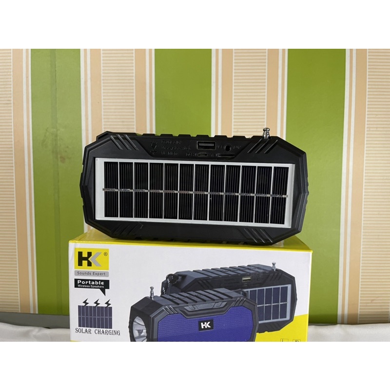 Speaker portabel 7$ dilengkapi senter LED &amp; solar charging /sinar matahari