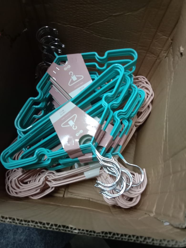 Hanger Baju 1 Pack 8 Pcs / Gantungan Baju / Hanger ( Uk 42,5cm )