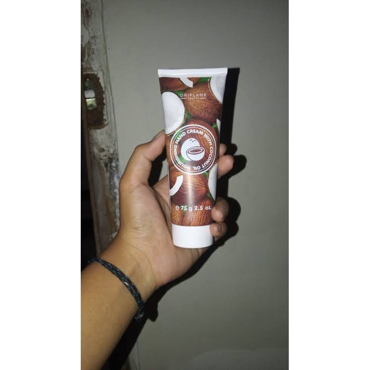Nourishing hand cream with coconut oil