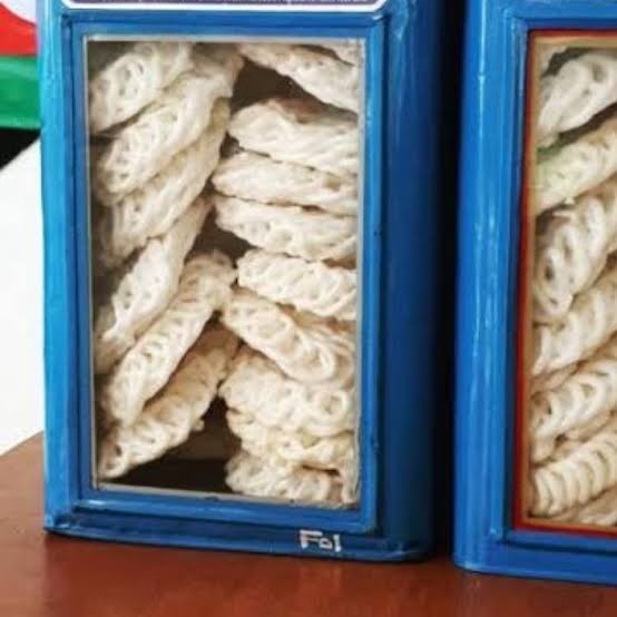 

Q12Sa Kerupuk Kaleng Putih Matang (Kaleng Kaca + Isi 30Pcs) D51qs448