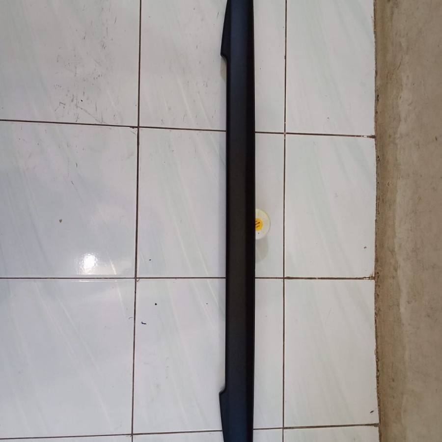 trunklid bagasi innova tahun 2004-2014 warna hitam doff hitam glossy