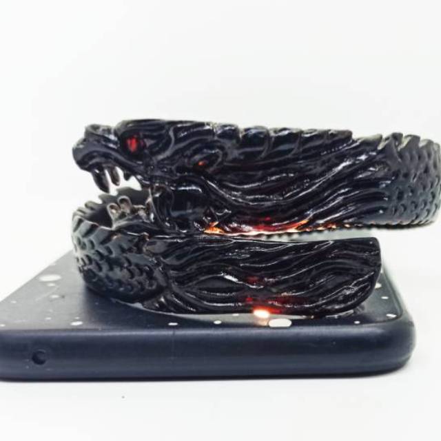 GELANG AKAR BAHAR MERAH BODY HITAM UKIR TEMBUS CAHAYA