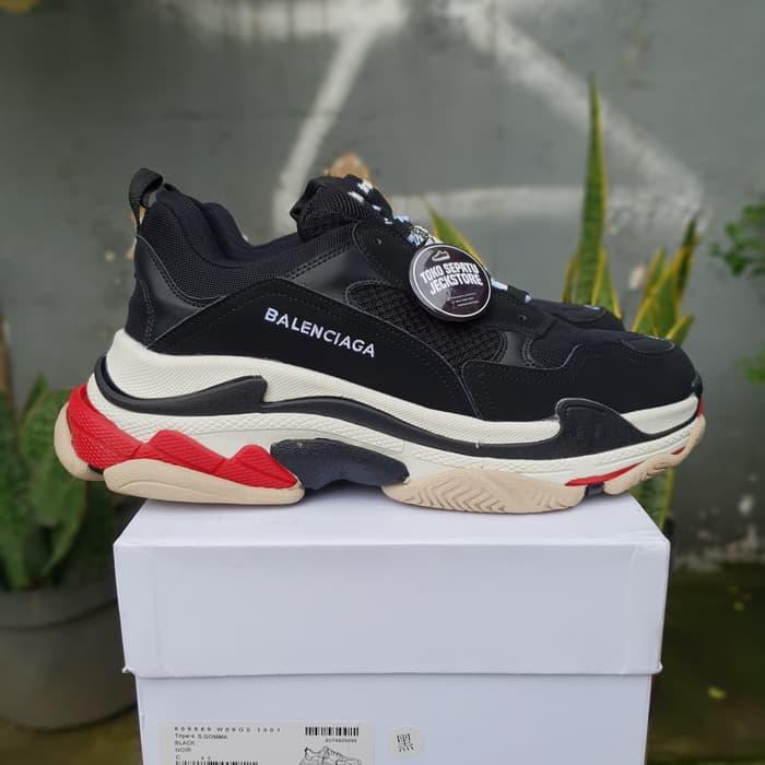 unauthorized authentic balenciaga