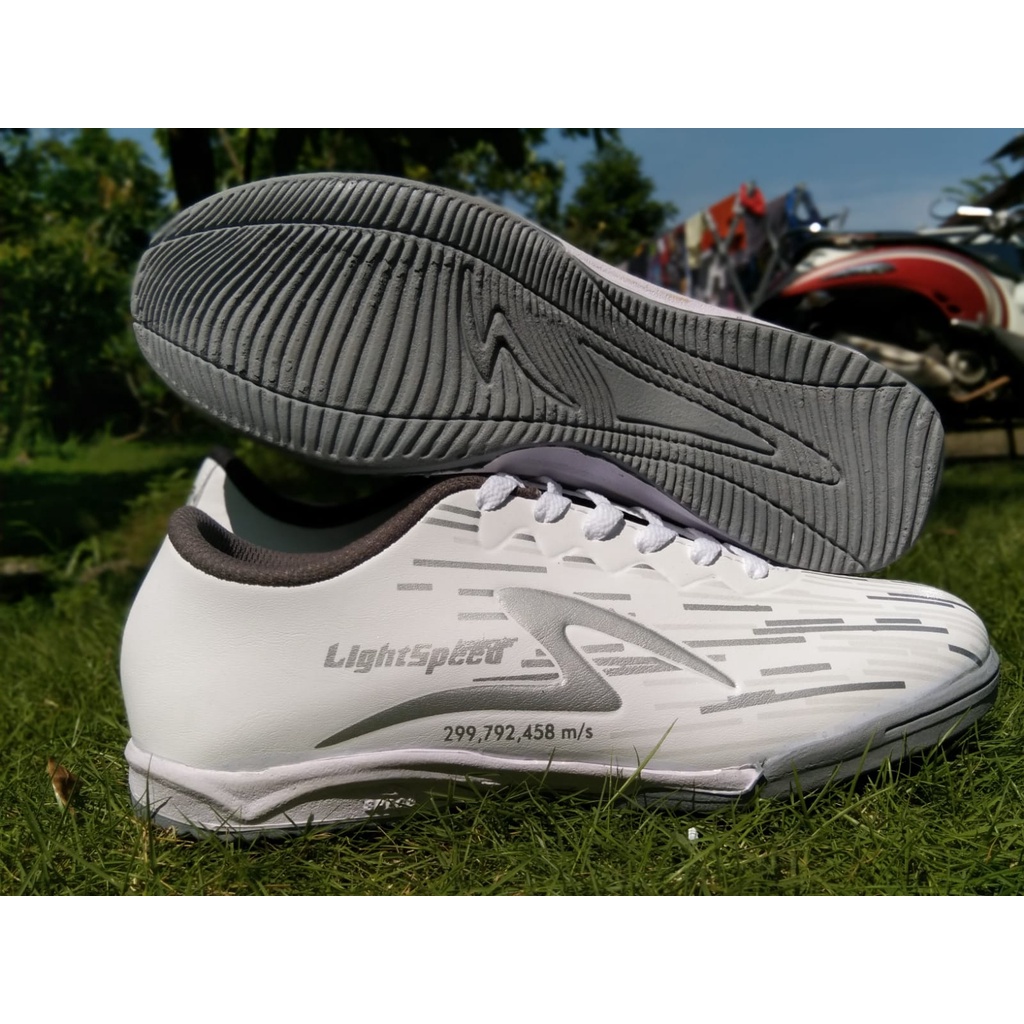 Sepatu Futsal Specs Light Speed Model Terbaru.
