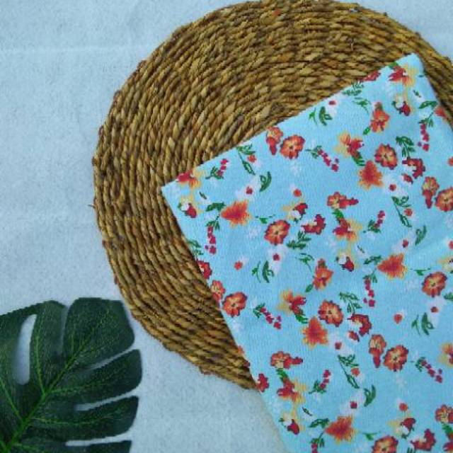 Kain kanvas motif bunga terompet