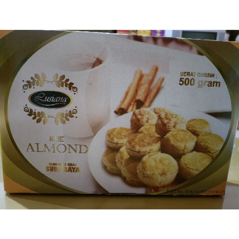 

Kue Almond Lusiana 500gram