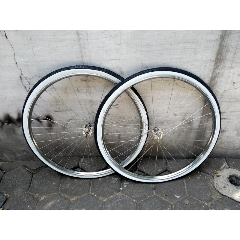 VELG ONTHEL LENGKAP RIMS SEPEDA ONTHEL SUDAH PASANG HUB RUJI BAN LUAR DALAM BARU BAN HITAM PUTIH