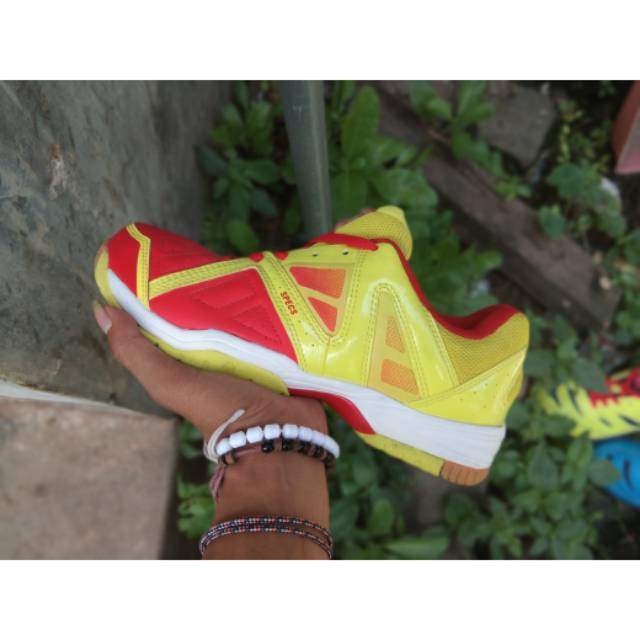 Sepatu specs badminton original