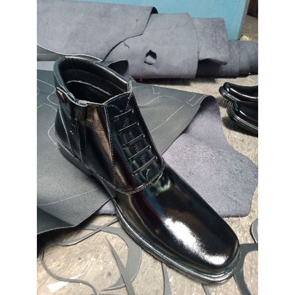 sepatu pdh  pria kulit lak asli original polri satpam security dinas tni model terbaru murah berkualitas casual keren tready kekinian