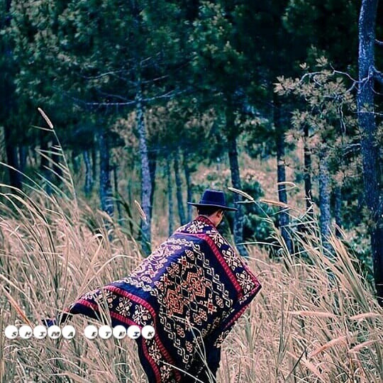 KAIN TENUN IKAT ANTIK TENUN JEPARA ETHNIC kalimantan TENUN NTT ROTE TENUN SUMBA TENUN toraja
