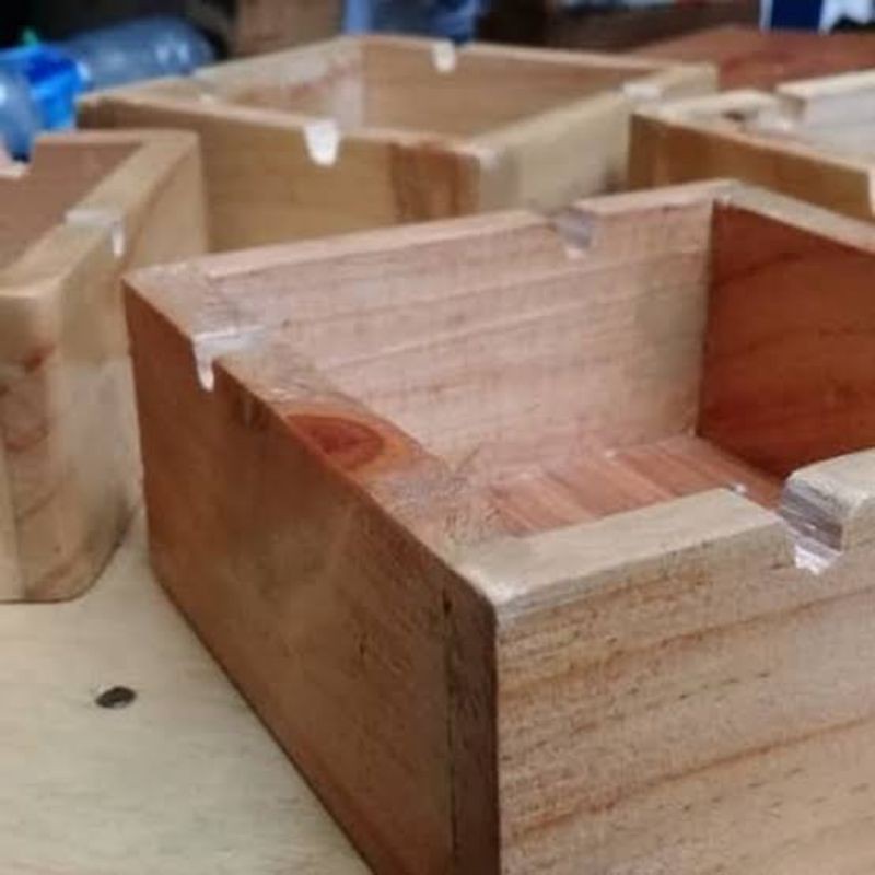 ASBAK ROKOK KAYU, TEMPAT SISA ROKOK