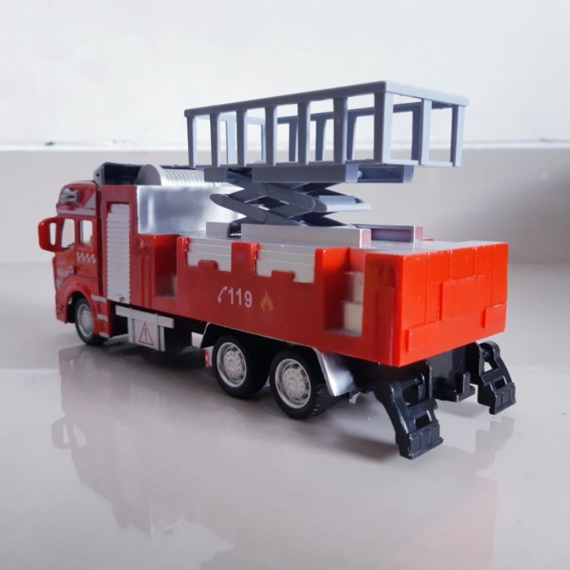 Diecast Truck Pemadam Kebakaran Alloy - Mainan Miniatur Mobil Truk Ladder