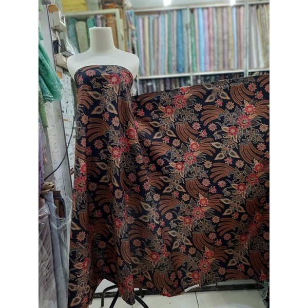 kain batik katun warna dasar hitam