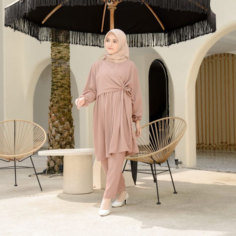 One Set Crinkle - Laura Tunik One Set