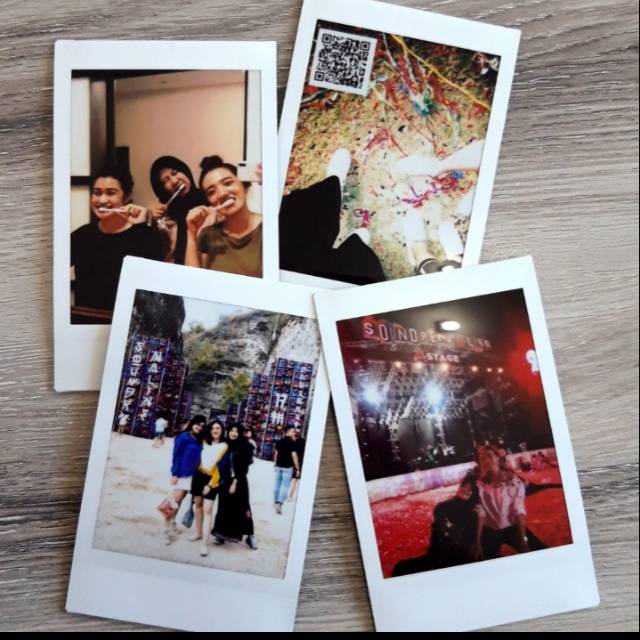 Cetak foto polaroid instax mini