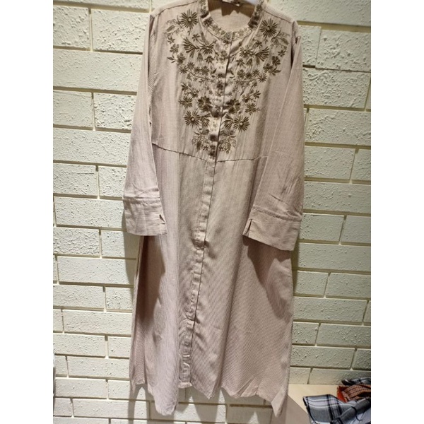 Fashion wanita/ Pakaian wanita/ Pakaian wanita Muslim/ Pakaian wanita Triset/ Gamis Wanita