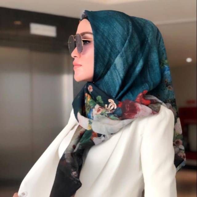 Hijab by ariona