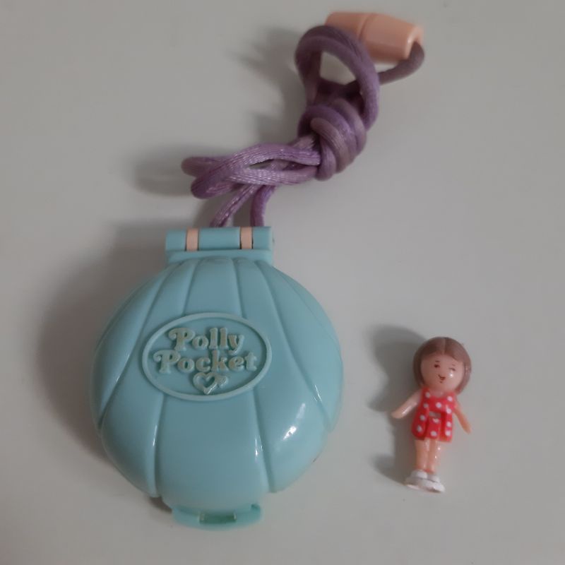 Polly Pocket Vintage Bluebird Lulu in seashell locket