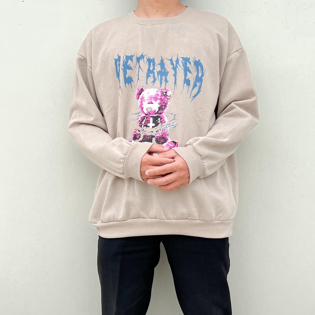 BETRAYER SWEATER OVERSIZE PRIA SWITER CREWNECK SWITER BERUANG