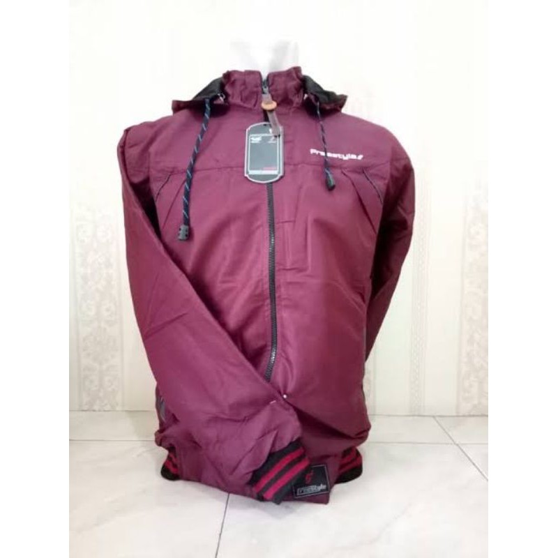 Jaket parasut outdoor freestyle.