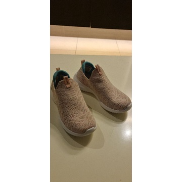 sepatu skecher