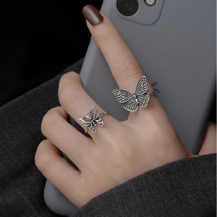 2pcs / Set Cincin Bentuk Kupu-Kupu Bahan Alloy Lapis Silver Untuk Wanita Butterfly