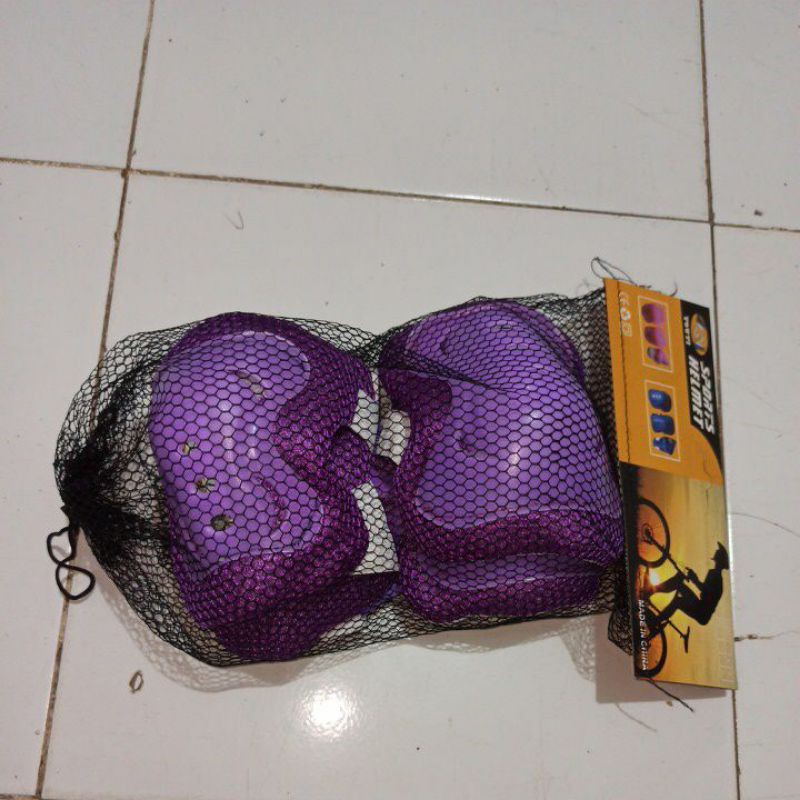 DEKER SIKU DAN LUTUT ANAK