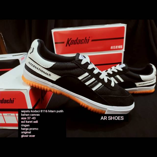 Sepatu kodachi hitam putih 8116/sepatu sekolah hitam /sepatu kodachi /sepatu olahraga kodachi/sepatu