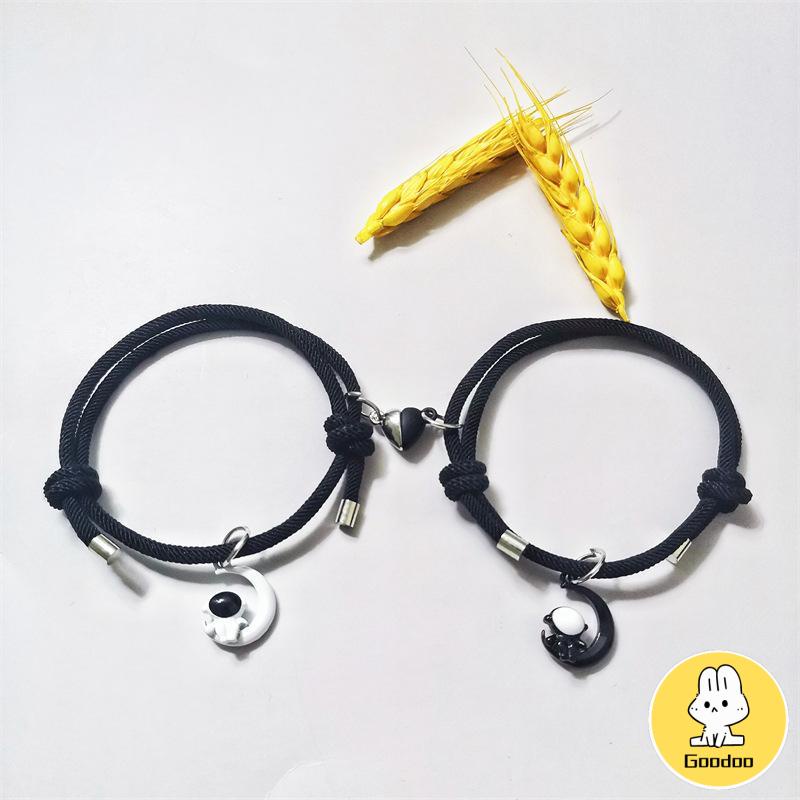 2Pcs Gelang Magnetik Pasangan Astronaut Uniseks Bintang Hadiah Perhiasan Fashion -Doo