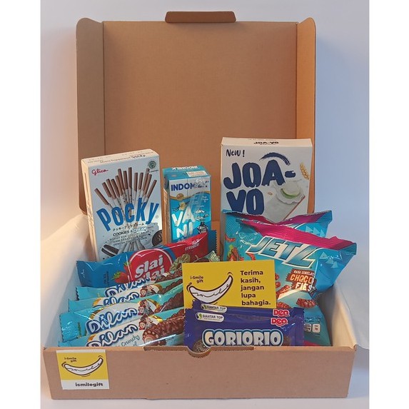 

Snack n Smile Box (White Theme) / snack box / gift box / hampers / hadiah