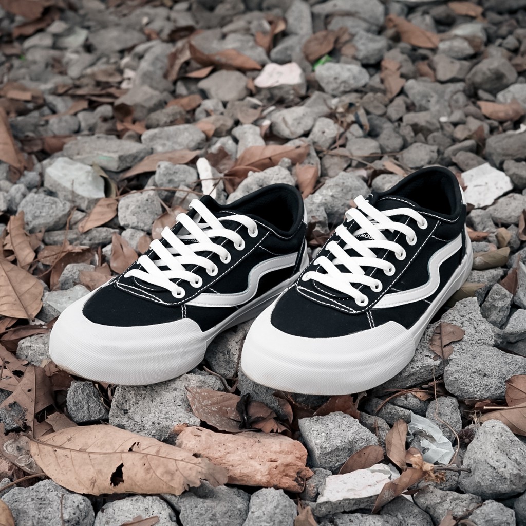 PATROBAS IVAN LOW BLACK WHITE