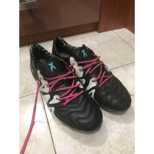Sepatu bola adidas X 15.1