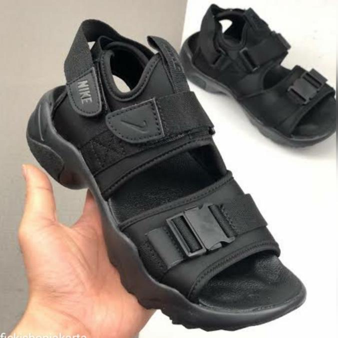 SEPATU SANDAL NIKE CANYON TRIPLE BLACK & BLACK WHITE