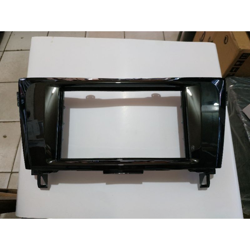 Frame nissan xtrail - frame head unit nissan Xtrail - frame nissan xtrail 2014 up