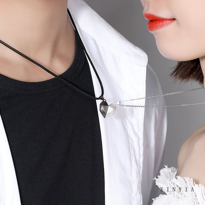 2 Pcs / Set Fashion Jewelry Pasangan Kalung Ranti Kalung Magnetik Copule Necklace Wanita Pria Liontin Hati Persahabatan Jarak Menarik Minimalis Segi Berharap Batu Hitam Putih