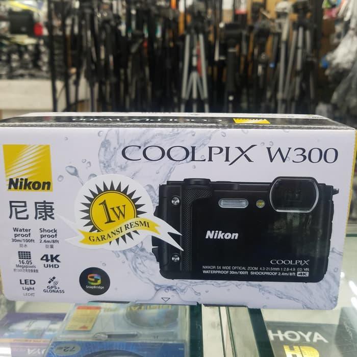 "KD" Coolpix nikon W300