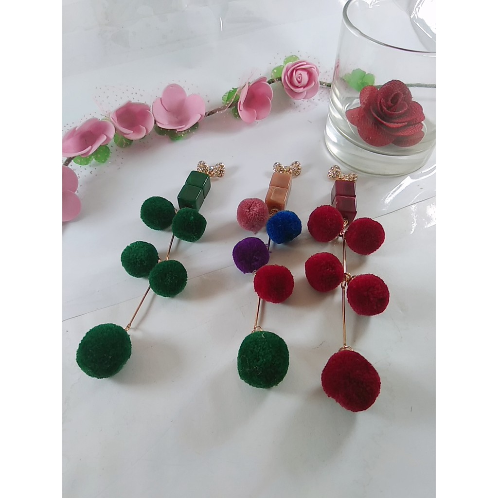 Bros Dagu Hijab/ bros jilbab terbaru juntai Pompom /Bros dagu murahh By tokopelangiNicer