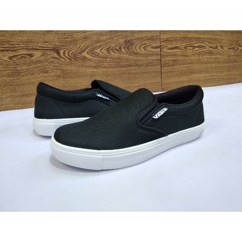 Sepatu Pria Slip On Vans Sneakers Kets Sorong Tanpa Tali Casual Pria Model Baru Slop Kualitas Terbaik