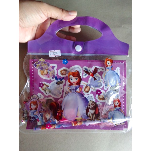 

set alat tulis +dompet sofia