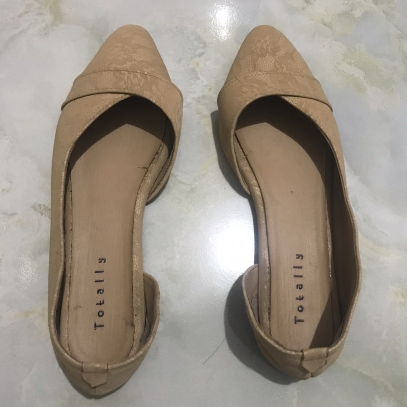 Preloved Flat Shoes Totally