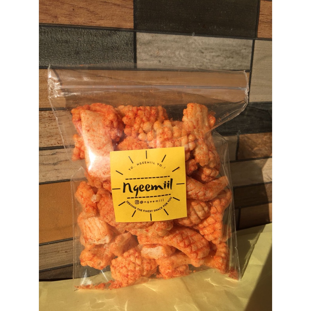 

[NGEEMIIL] Kerupuk cumi balado