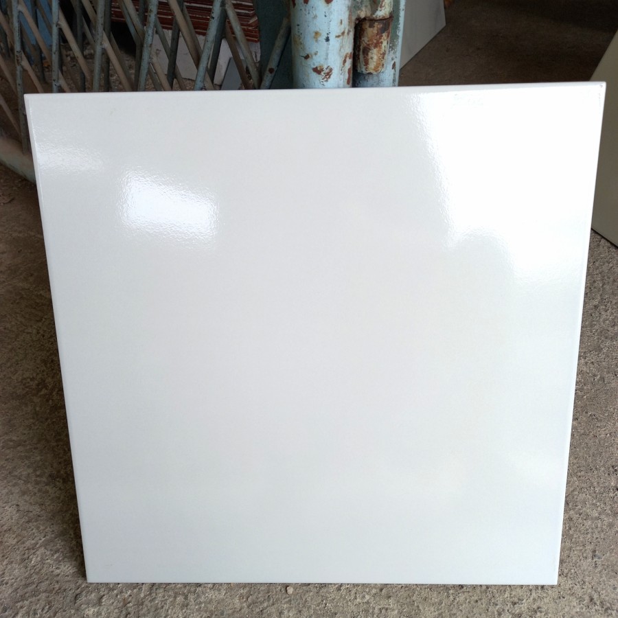 KERAMIK 40X40 ABU POLOS SUPER GLOSSY