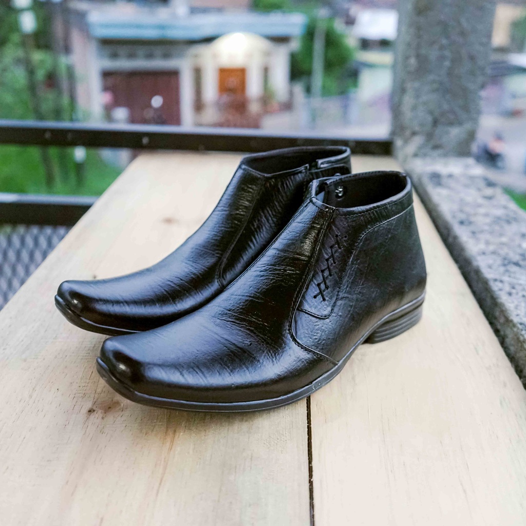 Sepatu Pantofel Pria Kulit Asli - Sepatu Pantofel Boots E 04