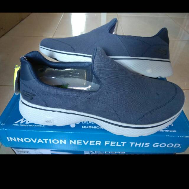 Sepatu Pria Skechers Go Walk 4