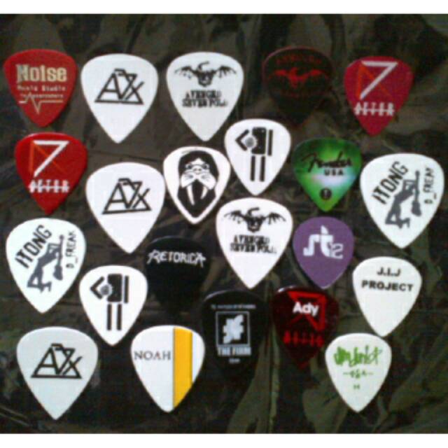 Pick Gitar Custom Request Nama (50biji) Ukuran 0.5 &amp; 1mm