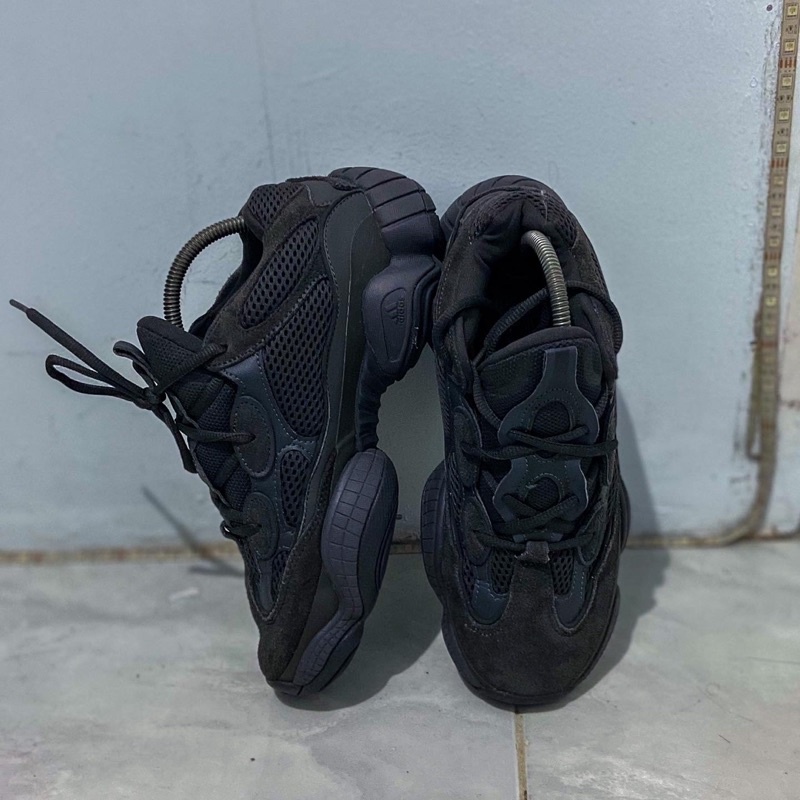 sepatu second Adidas Yeezy 500 ‘utility black’