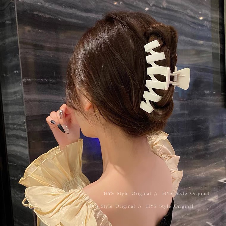 (Hello Girl)F50 INS Korean Spiral Acrylic Hair Claw Clip girl Women Fashion Hairpin